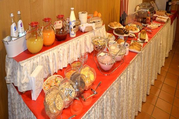 Bepy Hotel Garni Giustino Ngoại thất bức ảnh