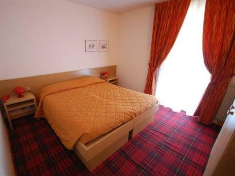 Bepy Hotel Garni Giustino Ngoại thất bức ảnh
