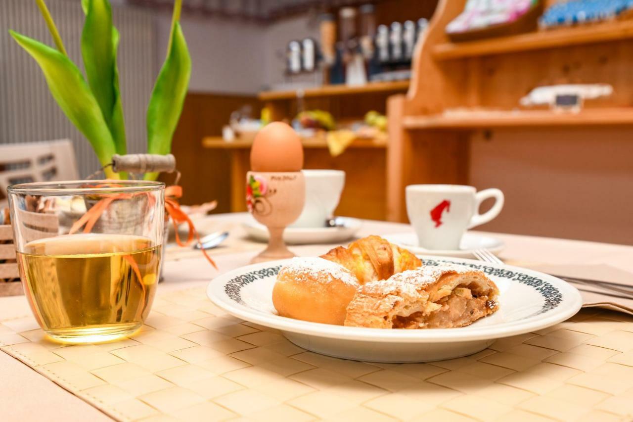 Bepy Hotel Garni Giustino Ngoại thất bức ảnh